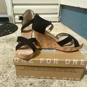 NIB TOMS Platform Ankle Strap Wedge Sandals SZ 10
